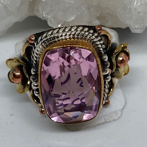 ONE OF A KIND RING - Picture 2 of 9